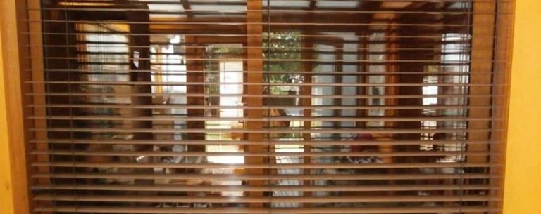Blinds brown stain removal